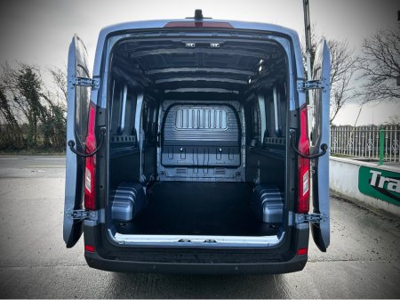 2026 Maxus Deliver 9 FWD LUX MODEL thumbnail