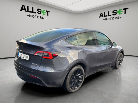 2022 Tesla Model Y AWD LR €31,950 thumbnail