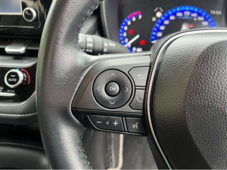 2023 Toyota Corolla LUNA HATCHBACK AUTOMATIC 1.8 PETROL //LOW MILES//REVERSE CAMERA//ADAPTIVE CRUISE CONTROL//CARPLAY// €24,950 thumbnail