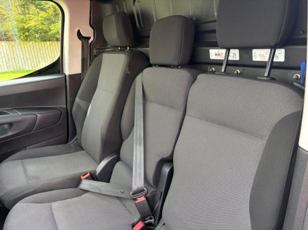 2023 Citroen Berlingo - view 4