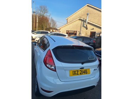 2015 Ford Fiesta - thumbnail 4