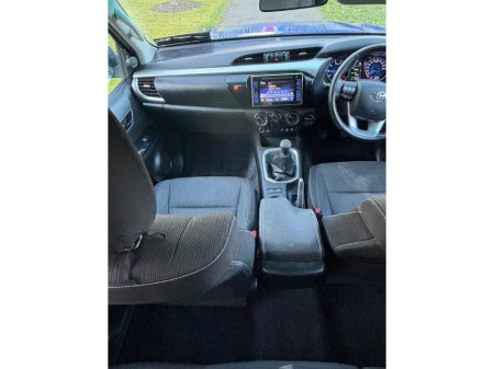 2017 Toyota Hilux - thumbnail 16