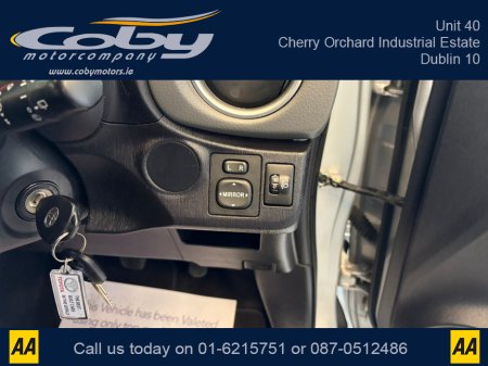 2014 Toyota Yaris - thumbnail 29