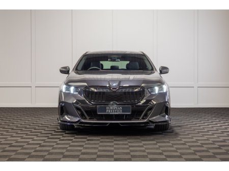 2025 BMW 5 Series - photo 2