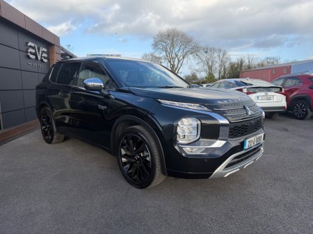 2023 Mitsubishi Outlander - thumbnail 6