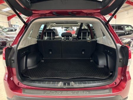 2020 Subaru Forester E-BOXER MHEV 2.0I XE 4DR AUTO €27,950 thumbnail