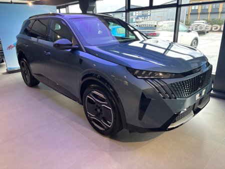 2026 Peugeot 5008 BEV 73kwh 210hp GT Exclusive