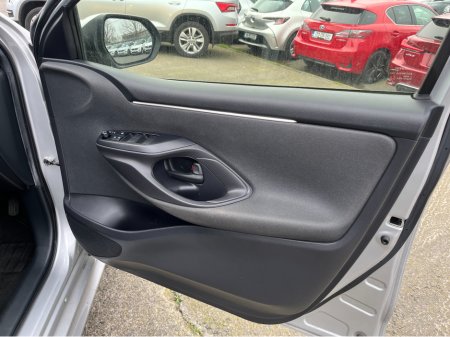 2021 Toyota Yaris - thumbnail 11