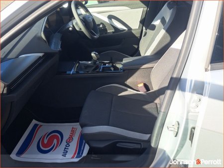 2025 Opel Astra Elegance 1.2 130hp 6-speed manual MY25 €33,900