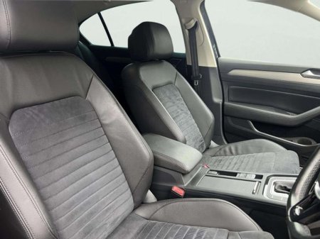 2018 Volkswagen Passat - thumbnail 19