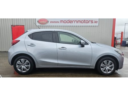 2017 Mazda Mazda2 - thumbnail 3