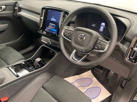 2026 Volvo EX40 - thumbnail 11