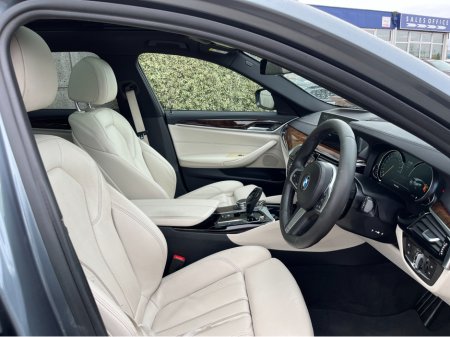 2018 BMW 5 Series - thumbnail 12