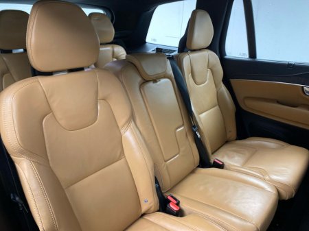 2022 Volvo XC90 - thumbnail 10