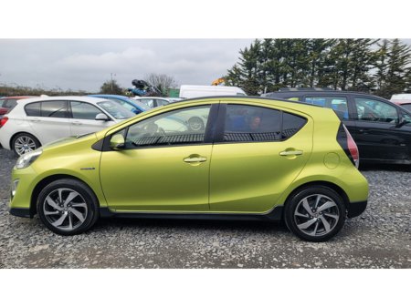 2016 Toyota Aqua - thumbnail 4