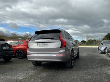 2025 Volvo XC90 - thumbnail 10