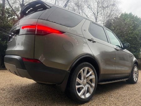 2018 Land Rover Discovery 2.0 TD4 SE 180PS €25,950 thumbnail