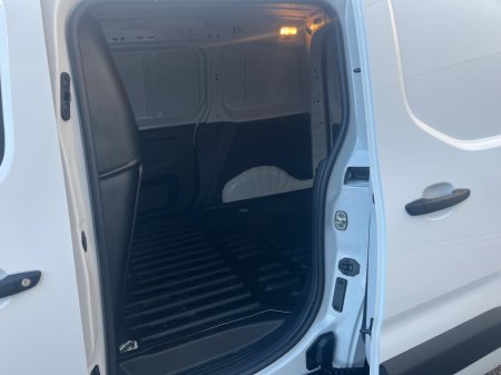 2023 Peugeot Partner  €16,260 thumbnail