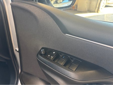 2023 Toyota Yaris - thumbnail 17