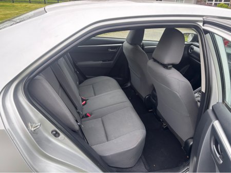 2018 Toyota Corolla - thumbnail 8