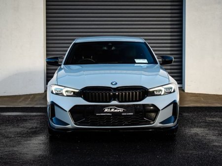 2022 BMW 3 Series - view 2