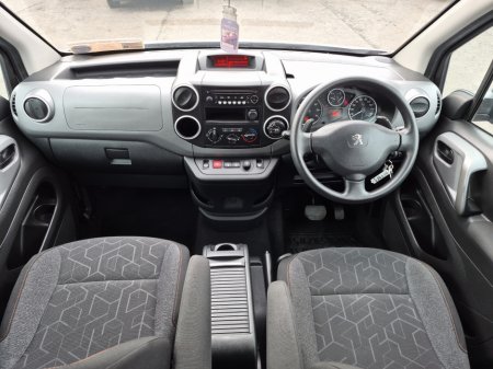 2017 Peugeot Partner - thumbnail 9