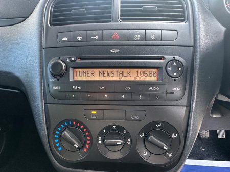 2012 Fiat Punto - thumbnail 10