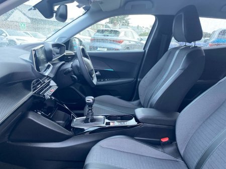 2022 Peugeot 2008 - thumbnail 14