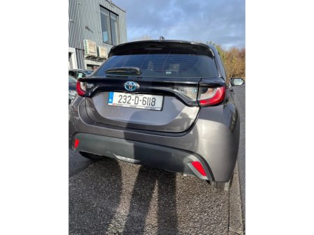 2023 Toyota Yaris - thumbnail 11