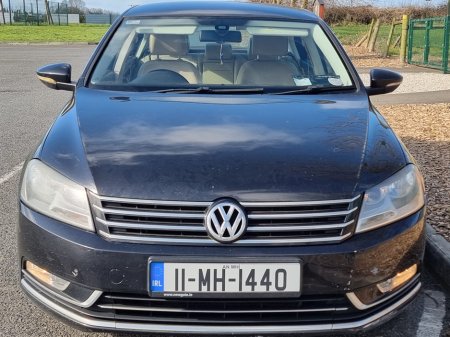 2011 Volkswagen Passat - thumbnail 2