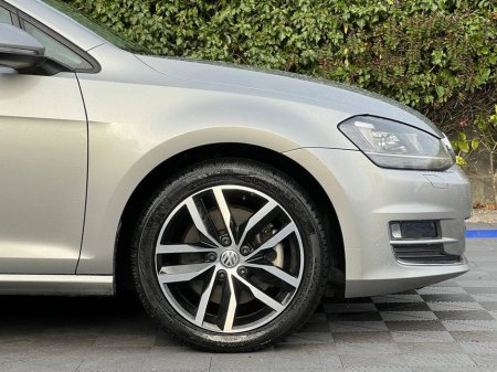 2016 Volkswagen Golf HIGHLINE 1.4 TSI AUTO // VERY LOW MILEAGE // DIAMOND CUT ALLOYS // APPLE CARPLAY/ANDROID AUTO €17,900 thumbnail