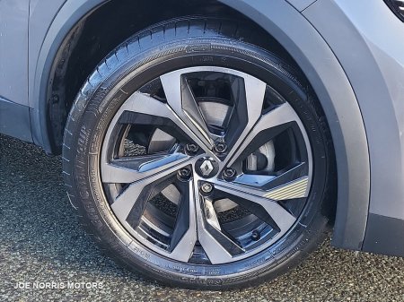 2023 Renault Captur E-TECH ENGINEERED 1.6i HRV AUTO 145HP €27,950 thumbnail