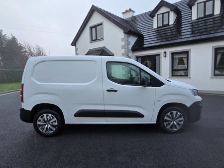 2023 Peugeot Partner  €16,950