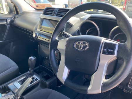 2017 Toyota Landcruiser - thumbnail 10