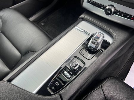 2018 Volvo XC90 MOMENTUM T8 TWIN ENGINE 2.0 PHEV AWD * HIGH SPEC * // 7-SEATER // OPENING PAN ROOF // LEATHER INTERIOR €34,900 thumbnail