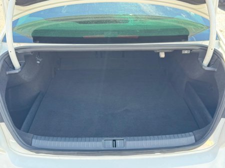 2016 Volkswagen Passat - thumbnail 15