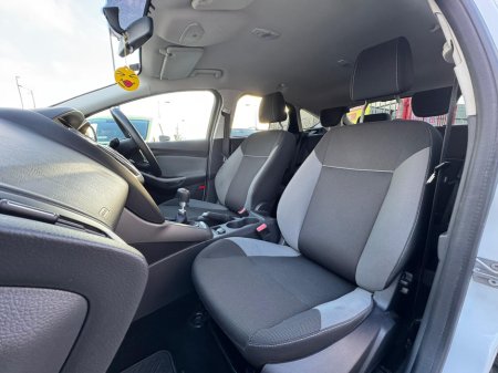 2012 Ford Focus - thumbnail 13