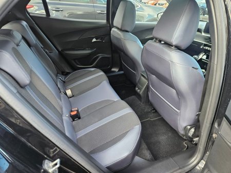 2020 Peugeot 2008 Allure 1.5 Blue HDI 100 6.2 4D €17,990