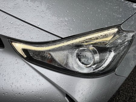 2020 Toyota Prius - thumbnail 25