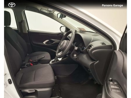 2024 Toyota Yaris - thumbnail 8