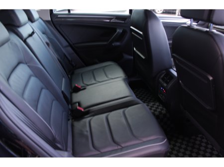 2019 Volkswagen Tiguan 2.0TDI 150BHP R-LINE EDITION 4 MOTION  AUTOMATIC // 1 OWNER CAR WITH ONLY 124,000KMS // BUY WITH CONFODENCE AA AND SIMI APPROVED DEALER 2026 // FINANCE ARRANGED // ALL TRADE INS WELCOME // €25,950 thumbnail