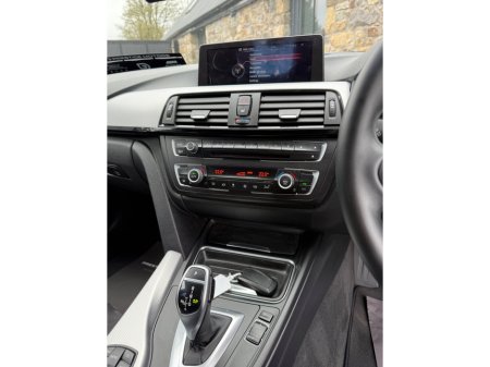 2013 BMW 3 Series - thumbnail 11