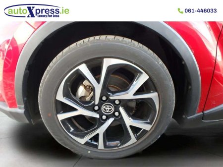 2021 Toyota C-HR Hybrid G, Ultra Low mileage, reversing camera thumbnail