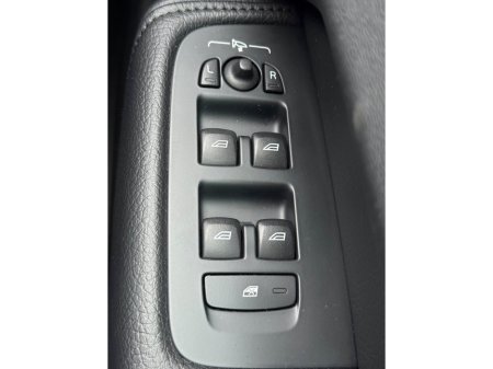 2018 Volvo XC60 - thumbnail 23