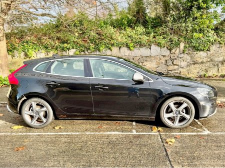 2015 Volvo V40 1.6 D2 R-DESIGN LUXURY!! €9,950