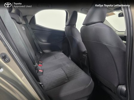 2025 Toyota Yaris Yaris Hybrid 115 Luna #103 €25,995 thumbnail