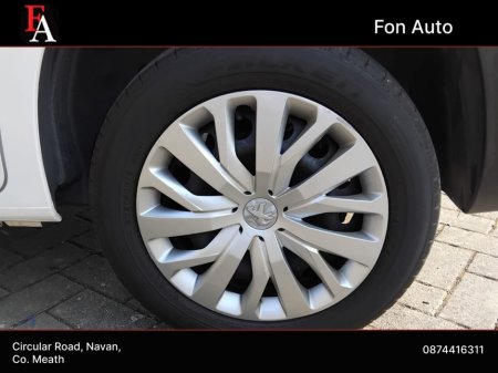 2019 Peugeot Partner - thumbnail 26