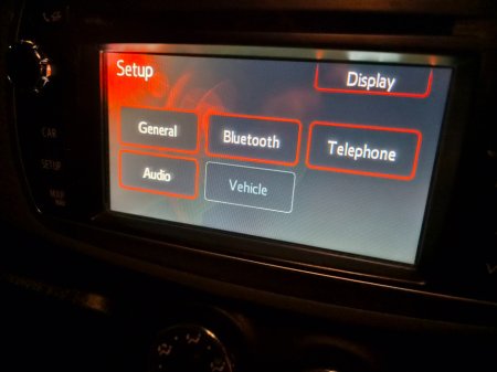 2014 Toyota Yaris - thumbnail 21