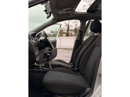 2007 Ford Fiesta - thumbnail 20