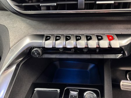 2024 Peugeot 5008 - thumbnail 17